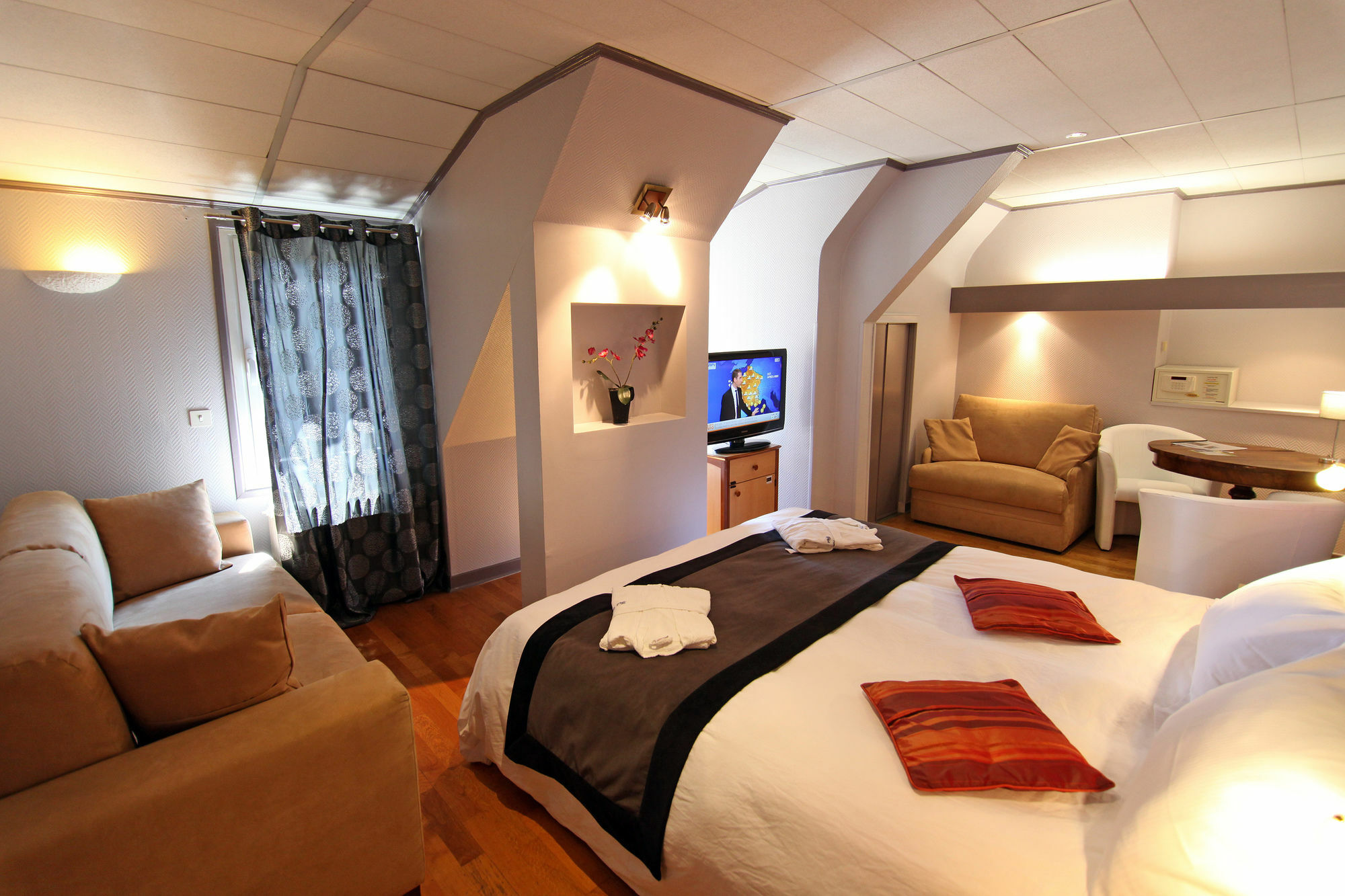 The Originals Boutique, Hotel Du Pont Roupt, Mende Exteriör bild